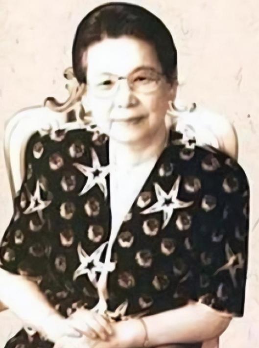 省委第一书记夫人水静,去厦门一趟,为何被叶飞上将说成"鲁肃"