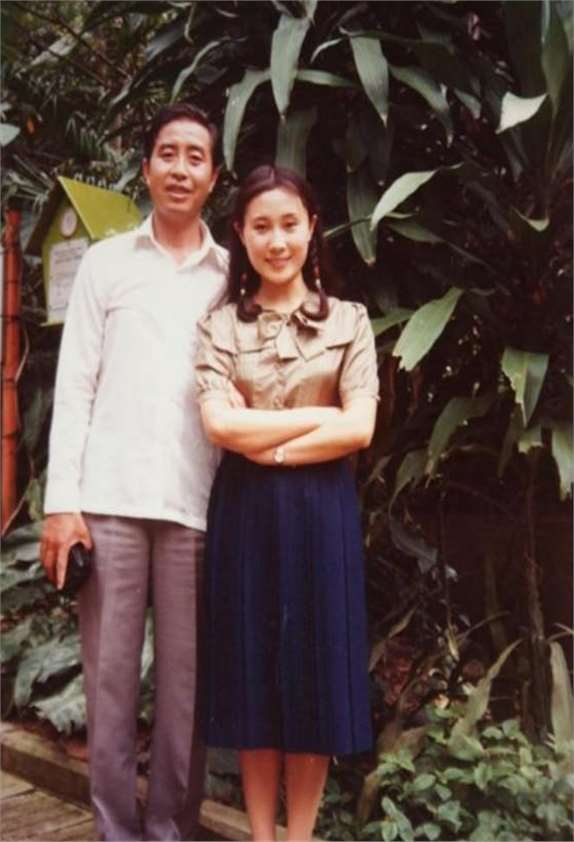 牧羊女丁岚人生波折,曾自毁前程放弃中国国籍,如今无儿无女