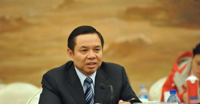 广西人大副主任李克:三十九岁升副部,退休还是副部