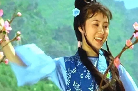 牧羊女丁岚人生波折,曾自毁前程放弃中国国籍,如今无儿无女