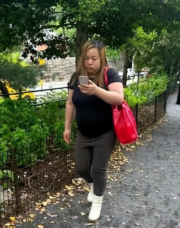 凤姐在美国近况曝光,对比留在国内的芙蓉姐姐,两人差距一目了然