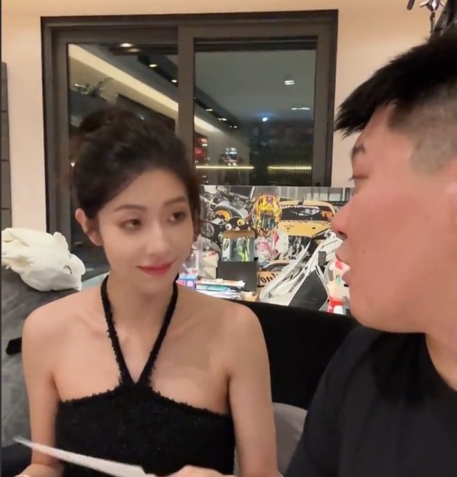 网红韩景枫官宣女友李谣怀孕,来往半年已三个月,前任评论区沦陷