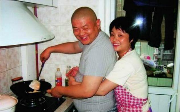 丈夫傅彪逝世17年了,56岁的张秋芳,如今过得怎样?