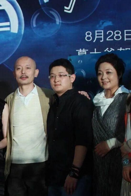 丈夫傅彪逝世17年了,56岁的张秋芳,如今过得怎样?