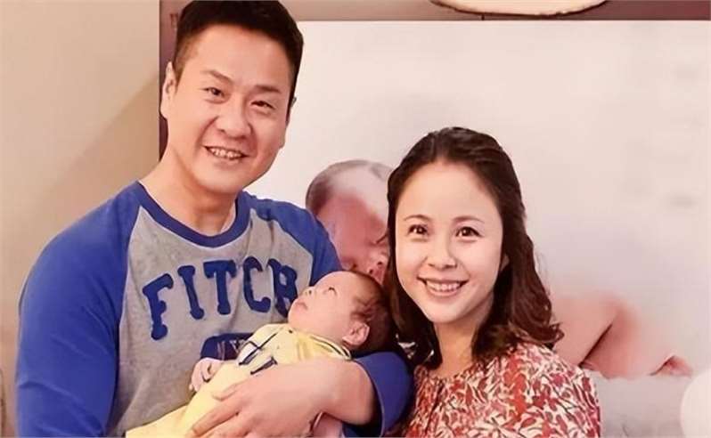 演员连奕名:成名后抛妻弃女,转身娶杨若兮,前妻红了,他糊了