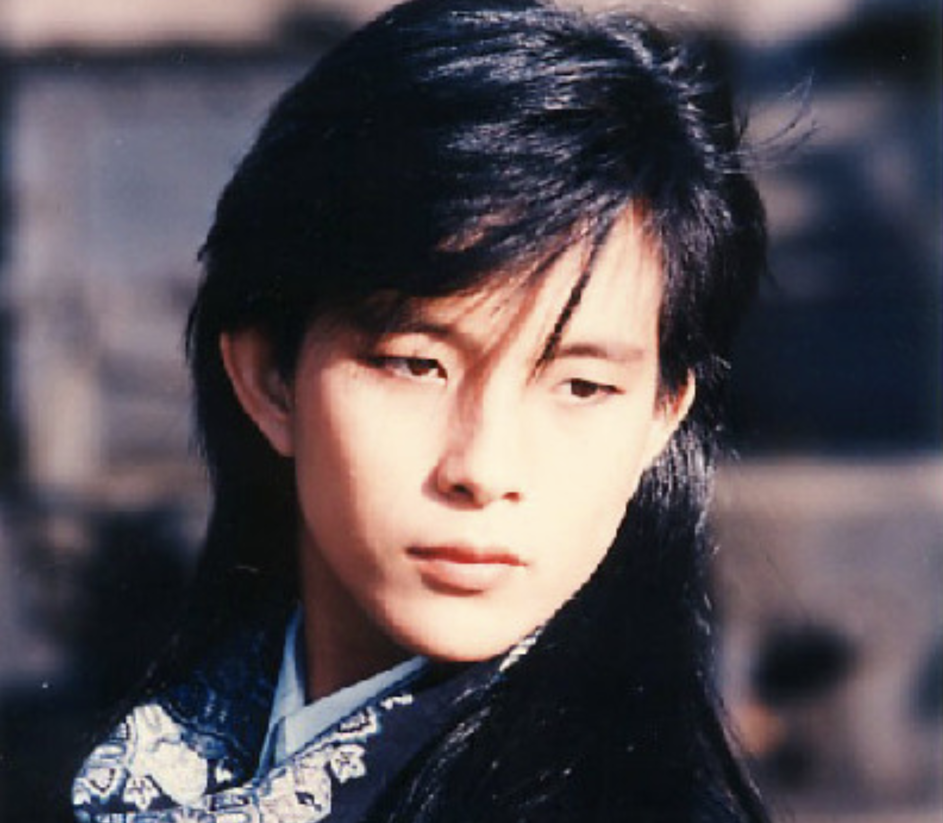 男女通吃,一张满脸胡茬的照片,彻底撕开了潘美辰的遮掩