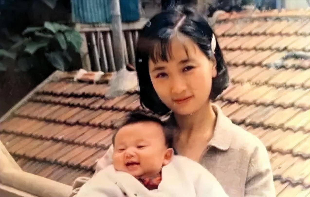 侯长荣和陈剑月,因红楼梦结缘,结婚39年无绯闻,被称为神仙眷侣