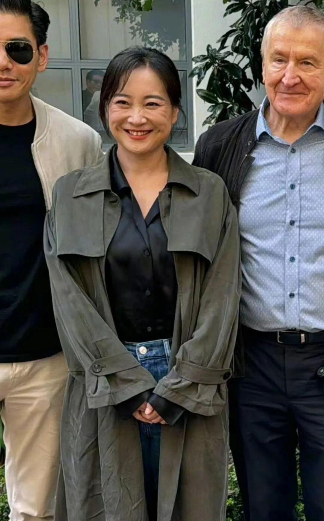 42岁贾玲近况,体重波动,胳膊变粗皱纹增多,疑似减肥后遗症浮现