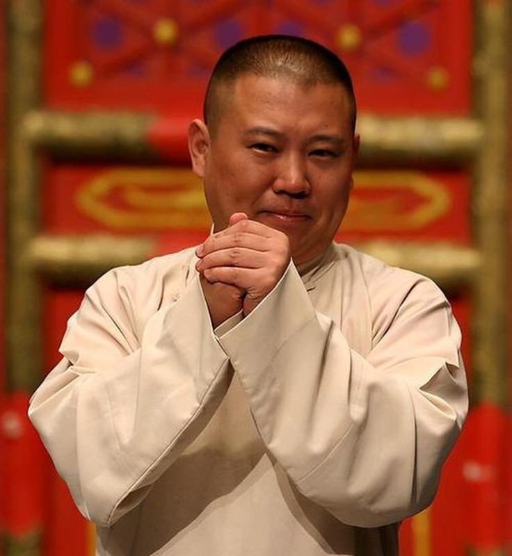 郭德纲强势回应侯二,冯巩出面能解决这场恩怨吗?