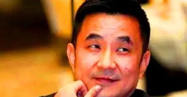 王永红:欠下800亿,带女明星和61亿逃到国外,父亲过世都不回来