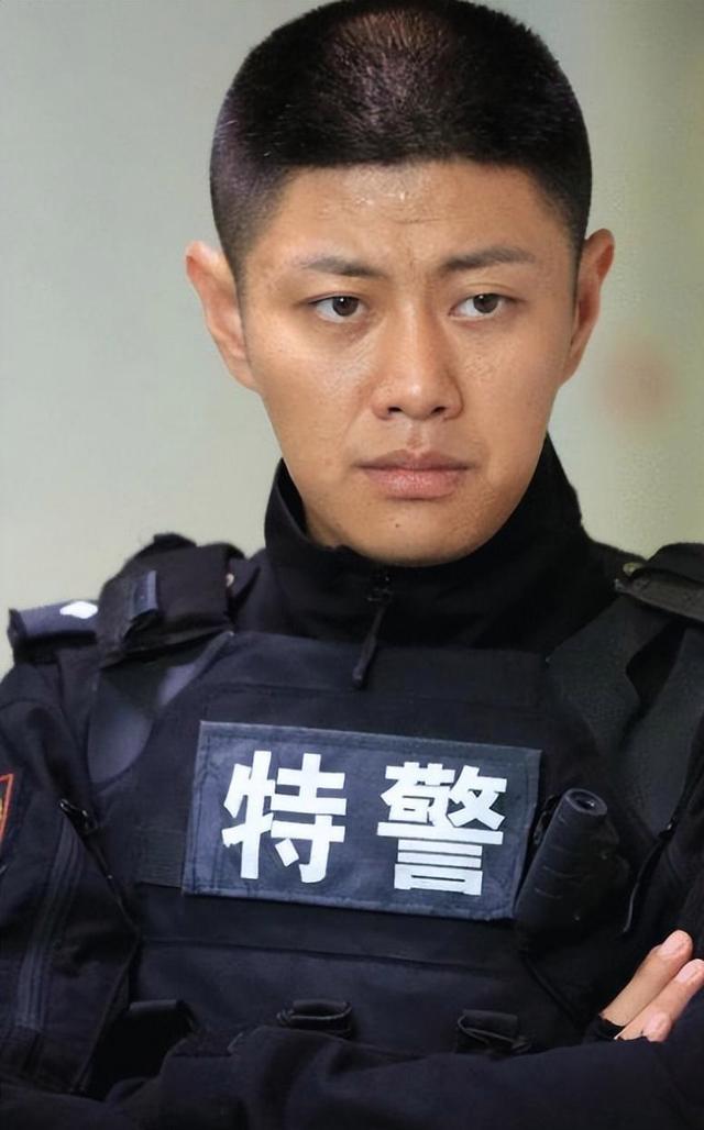 纪实39岁赵荀从"李二牛"爆改成"花美男",变得像韩国爱豆一样