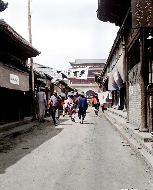90年前兰州老照片:13座城门还未拆,中山桥跟现在不一样!