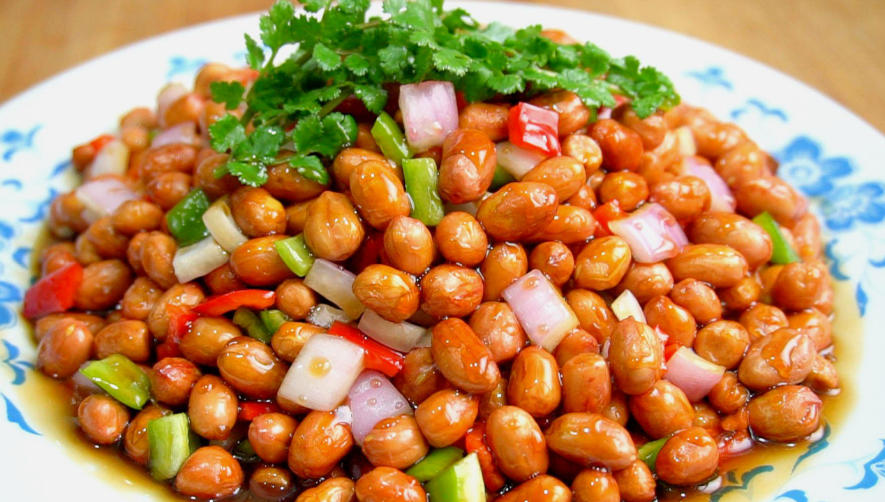 下班了今天做个开胃凉菜老醋花生,一道简单而又不失风味的家常菜