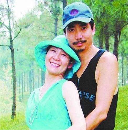 演员范明:出道29年无绯闻,与圈外妻子结婚27年生一女,现状幸福