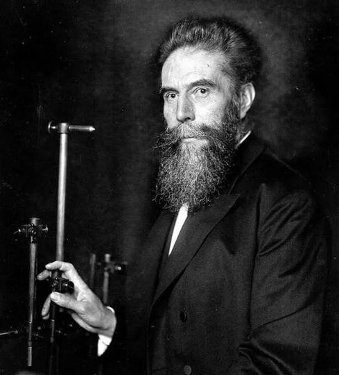 首届诺贝尔物理学奖获得者:威廉·康拉德·伦琴,x射线的深远影