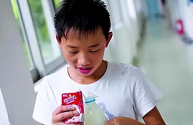 回顾广西6岁男孩被狠心抛弃,14岁时一夜暴富500万巨款从何而来?