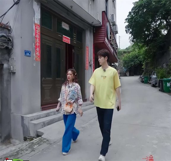 董力问阚清子喜欢大海什么,她订婚后首次回应并澄清与前任关系