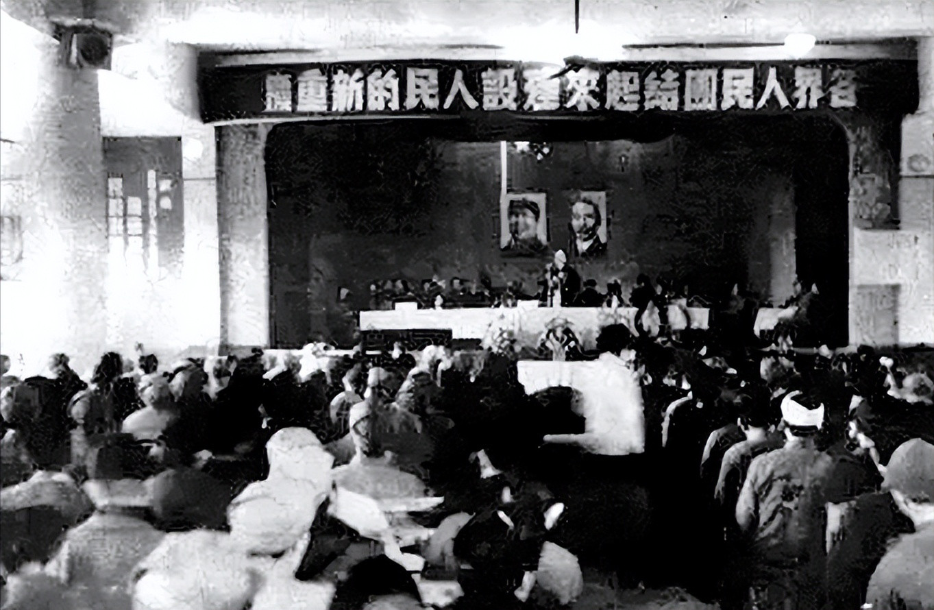 1946年,地下党开会时突然听到小贩大喊卖糖,会议负责人:快撤退