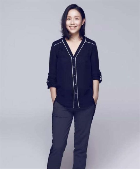 背景深厚!龙丹妮22岁当制片人,捧红华晨宇,让肖战吃哑巴亏