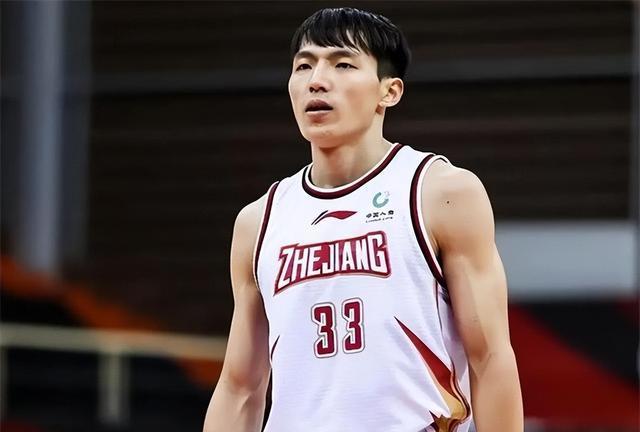 吴前婚姻家庭生活细节和收入?