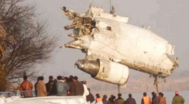 "大连57空难":高学历硕士高空纵火,112人遇难背后有何隐情?