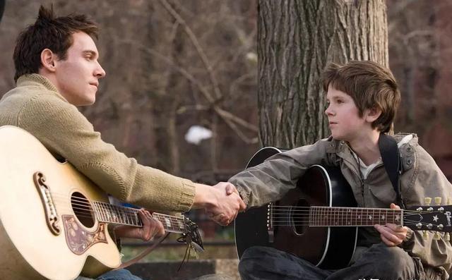 奏响回家的路,电影《八月迷情》中的亲情