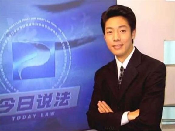 撒贝宁:从"北大还行"到央视名嘴,传奇人生背后的努力与才华!