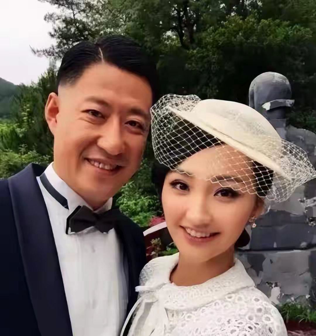 于震现任老婆照片图片