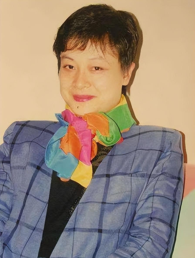 回顾曾打败邓亚萍,因让球入日籍,被骂"叛徒"的小山智丽后来怎样