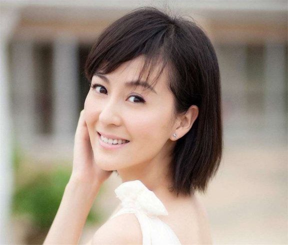 戴娇倩:被誉为"小张柏芝",美得清新脱俗,今40岁被宠成公主