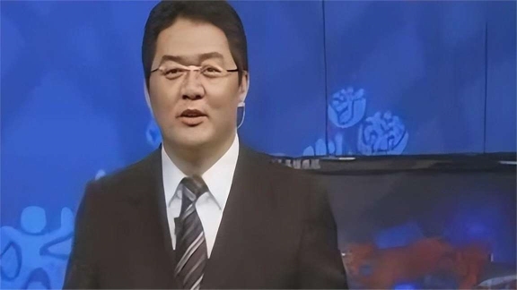 央视著名主持人张斌,节目现场遭妻子爆料,如今夫妻恩爱让人羡慕