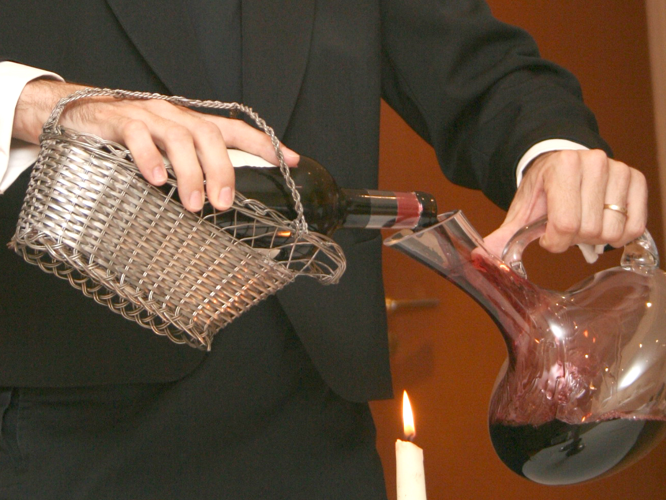 七个喝葡萄酒时的错误习惯,可别再犯了!