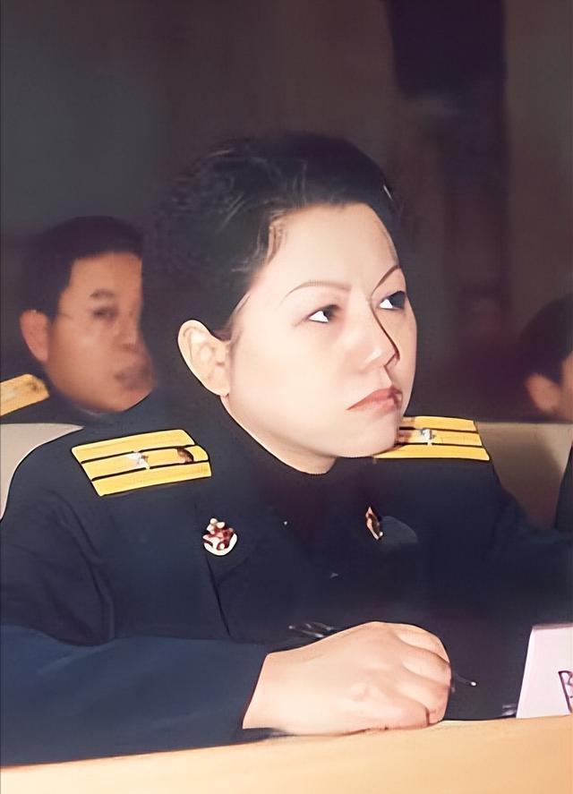 2001年南海撞机,飞行员王伟壮烈牺牲,其遗孀阮国琴近况如何?