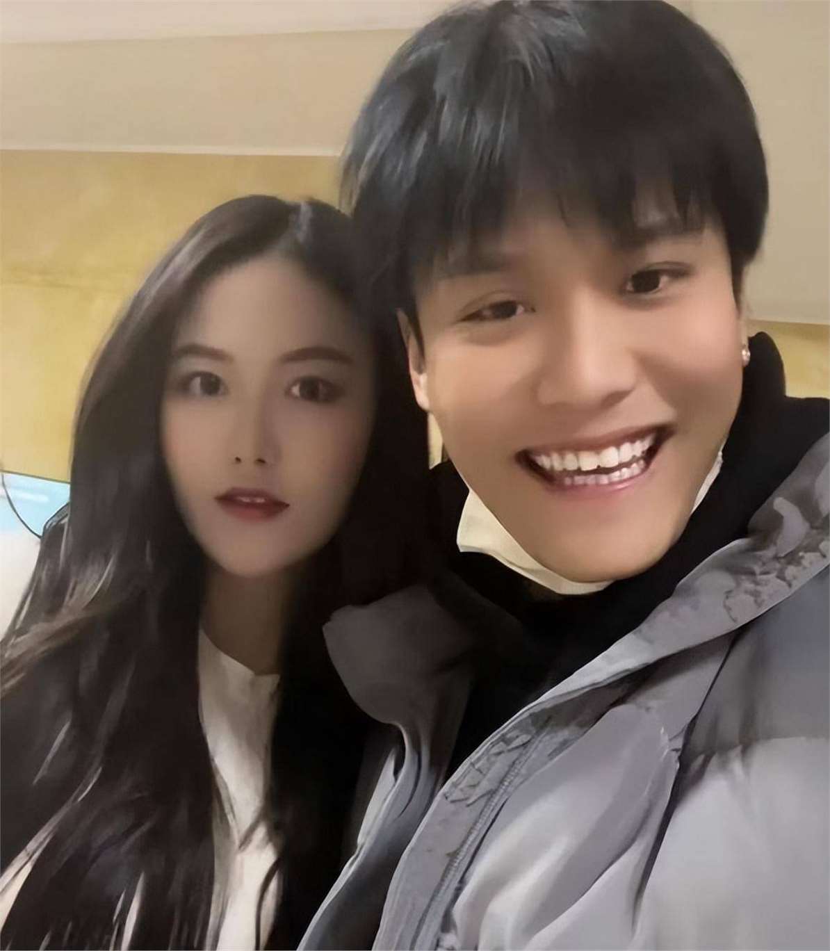 小杨哥老婆旧照被曝穷时像村姑有钱后美若天仙让人高攀不起