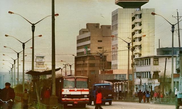 这是80年代青海西宁!28张珍贵老照片,城市和人文风貌令人惊叹