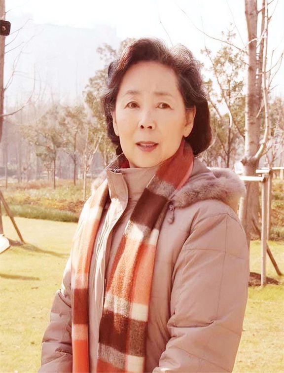《英雄儿女》中王芳扮演者,刘尚娴八旬人生现状如何?