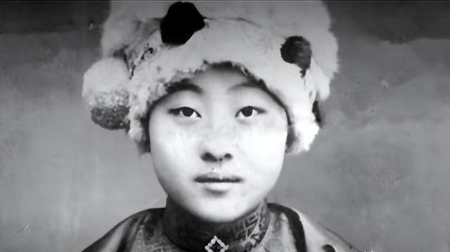 女匪首张素贞横行东北,因容貌太美惊动张学良,百姓纷纷说可惜