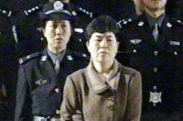 湖南第一悍匪张君,6年杀26人,扬言不怕死,被判死刑后痛哭流涕