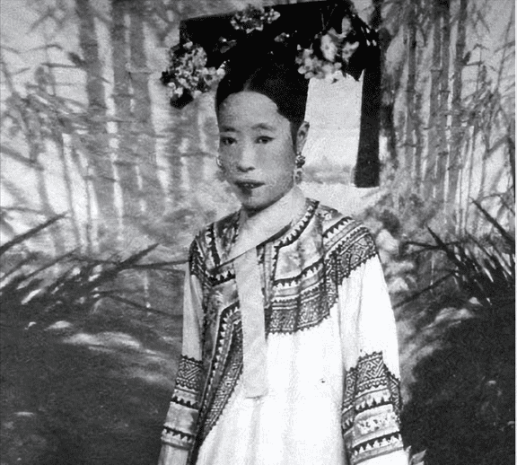 隆裕太后正值壮年,为何退位后只过了一年,就去世了