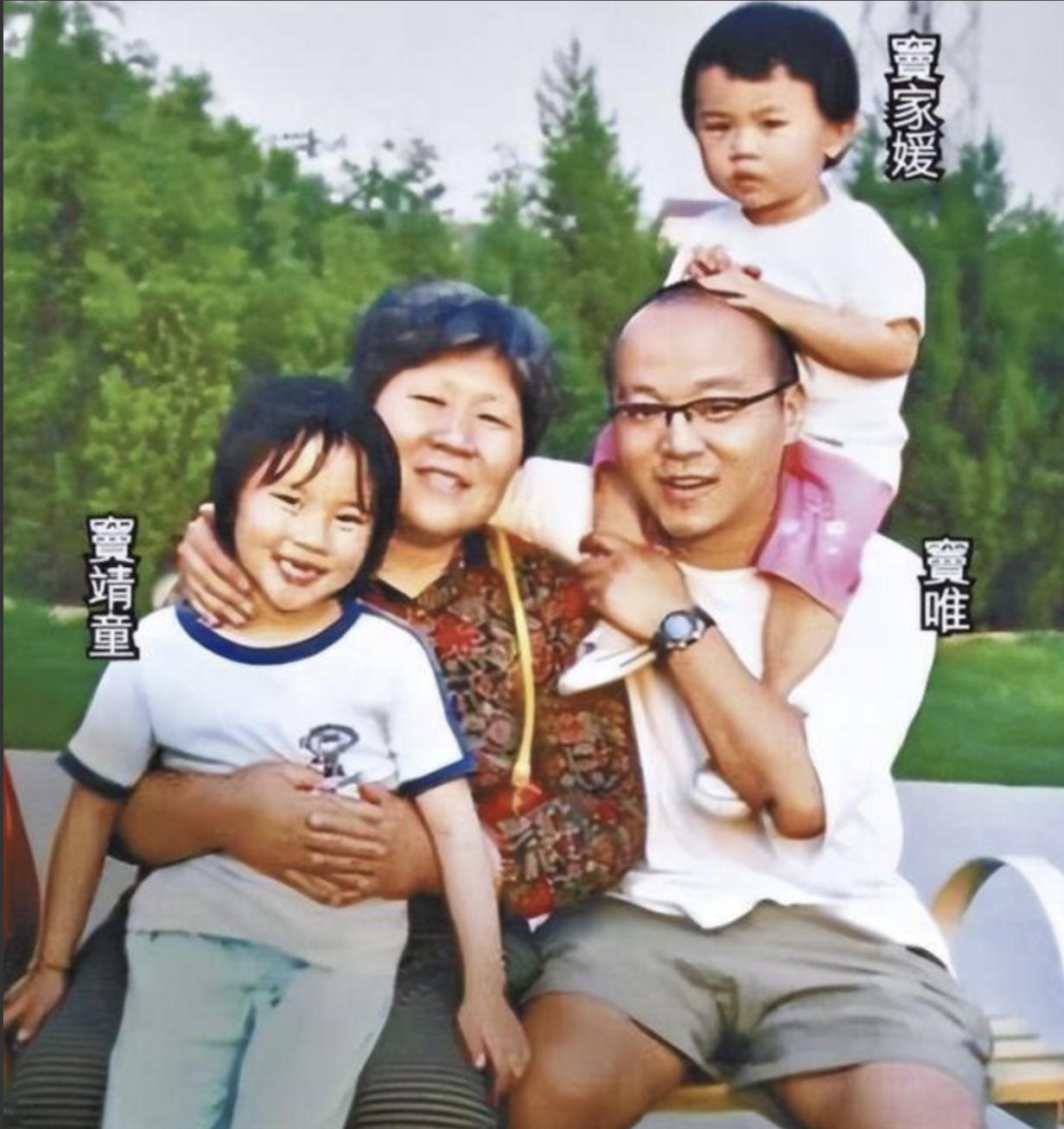 王菲基因下的两位女儿:窦唯与李亚鹏,如何不同