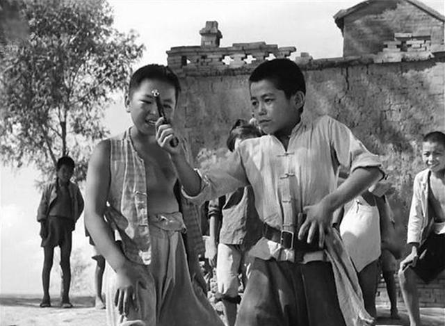 1963年,锅炉工看完《小兵张嘎》后嘀咕:堵老乡烟囱这事咱可没干