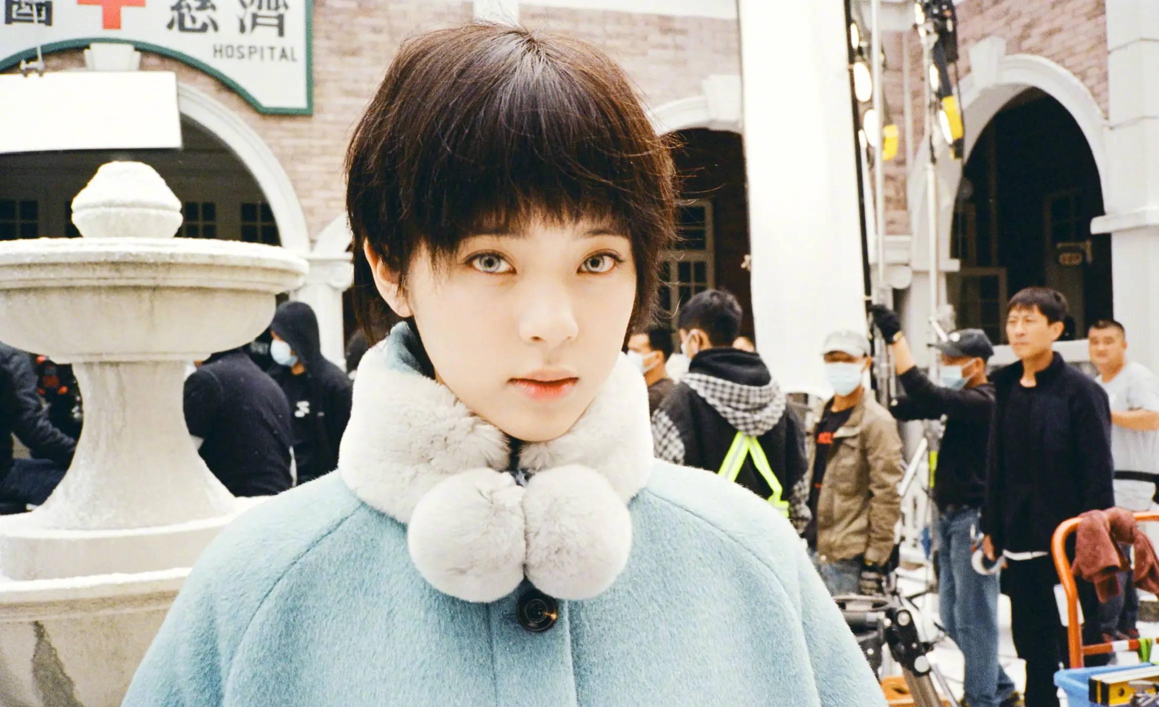 欧阳娜娜清新短发尽展灵动纯美