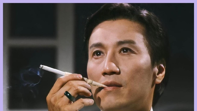 谢贤年轻时多厉害?李小龙与他合影靠边站,拍一部戏能买一栋大厦