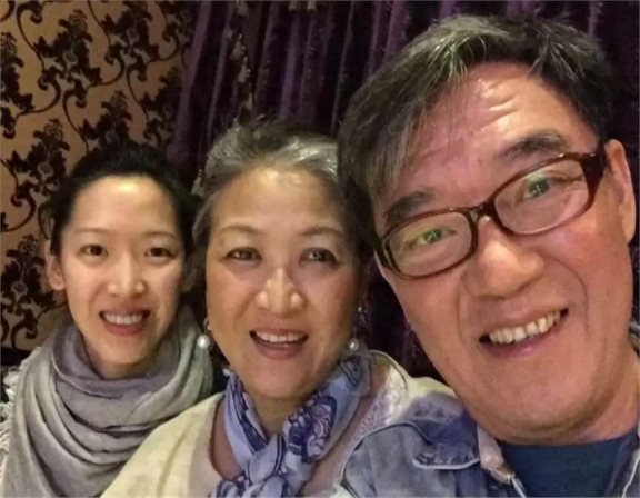 老戏骨李立群:送走91岁高龄的老母亲,才觉得他的妻子太伟大了