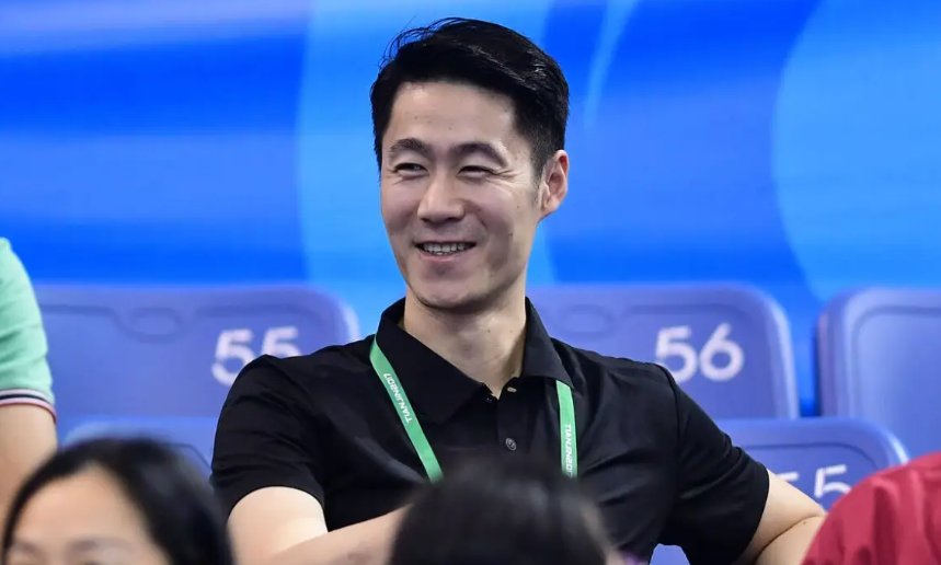 "国乒标兵"王励勤:刘国梁最满意弟子,与赵薇谈恋爱,娶小10岁娇妻