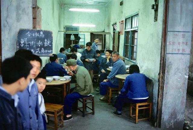 92年回家,我给了一个陌生女孩600元,2年后相遇她彻底改变我的人生