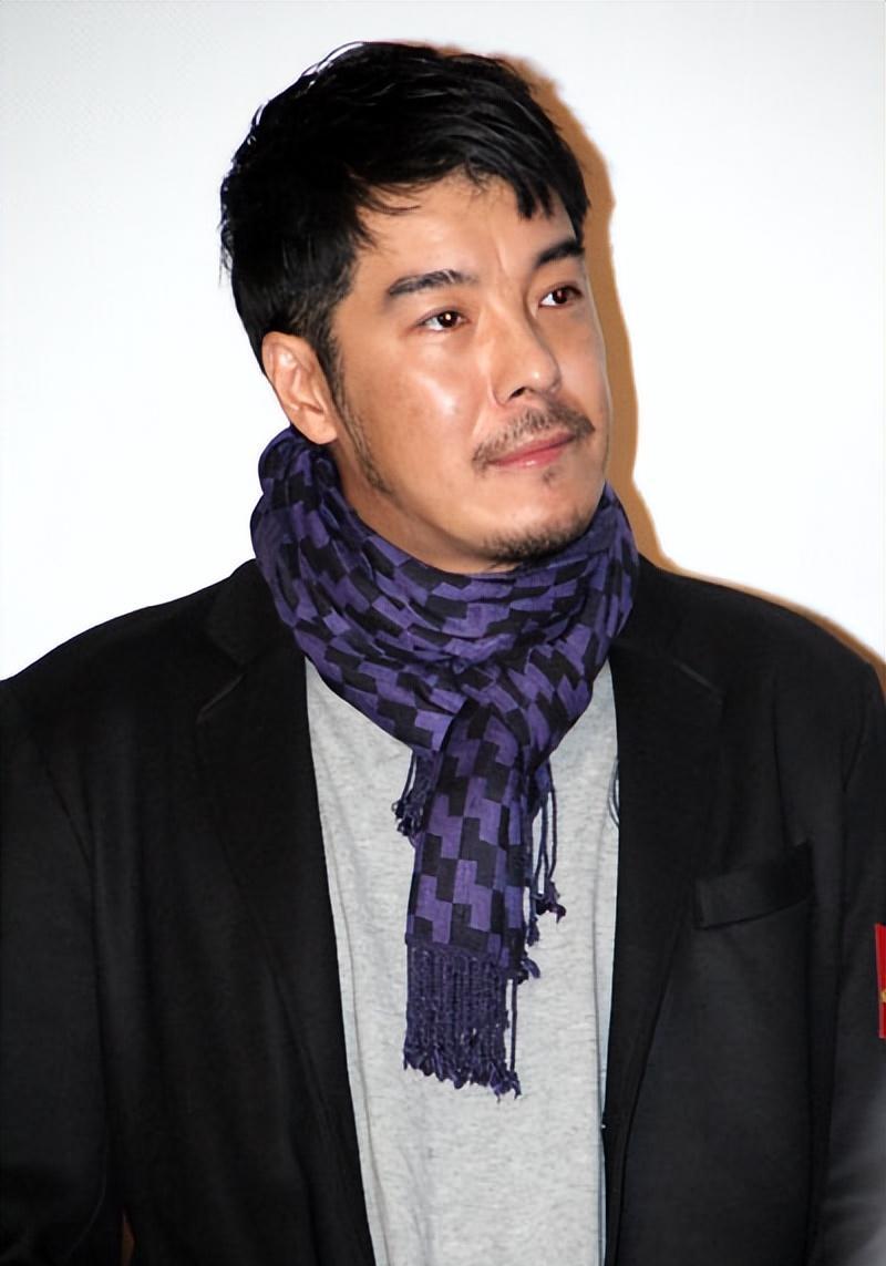 海一天:影视反派转型模范继父