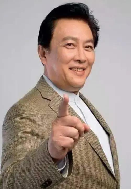 一代戏骨唐国强:从奶油小生到表演巨匠,演艺之路的辉煌与曲折