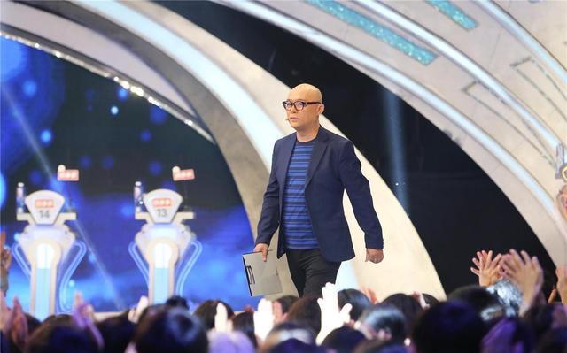 2010年非诚勿扰:胖女孩牵手成功狂亲孟非,4年过后逆袭成女神