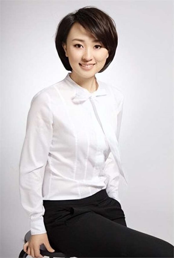 央视美女主持欧阳智薇因被带走调查后辞职,销声匿迹6年如今怎样